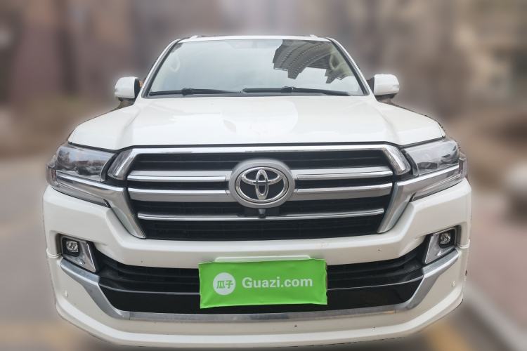 Used Toyota Land Cruiser 2015 4.0L V6 Middle East Low-Trim Version Front