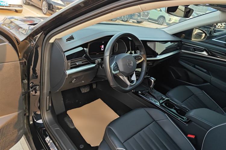 Used Volkswagen Passat 2022 330TSI Elite Edition Custom Version
