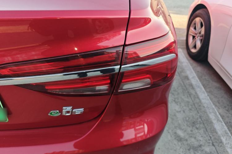 Used Roewe i6 New Energy 2017 45T Hybrid Connect & Smart Enjoyment Edition Exterior 1