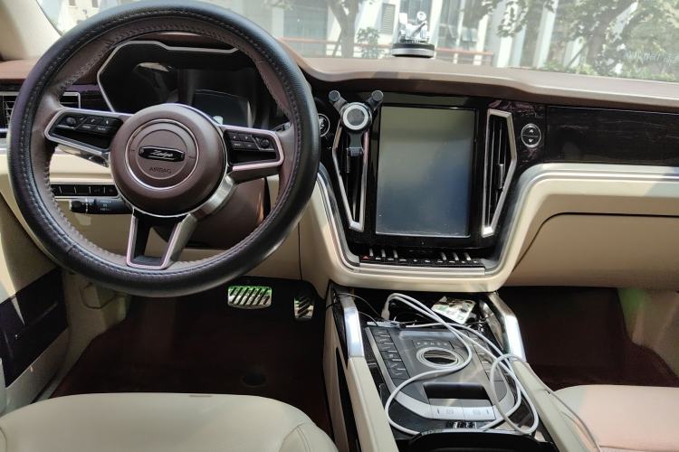 Used Zotye T700 2017 1.8T Dual-Clutch Prestige Model
