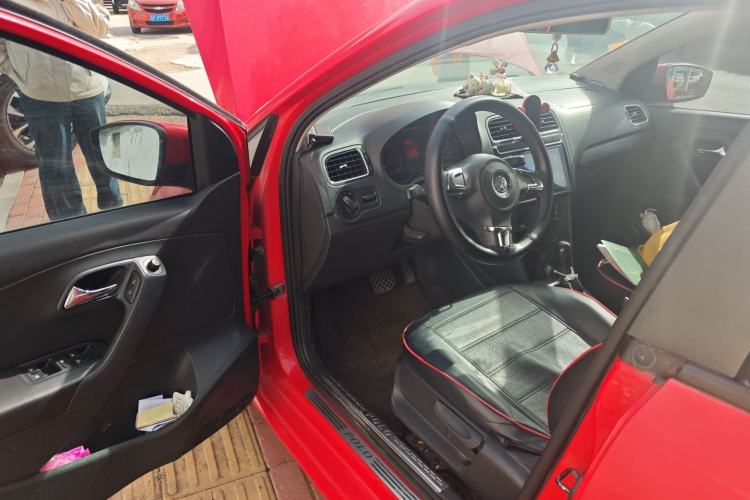 Used Volkswagen Polo 2013 1.6L Automatic Comfort Edition Driver Seat