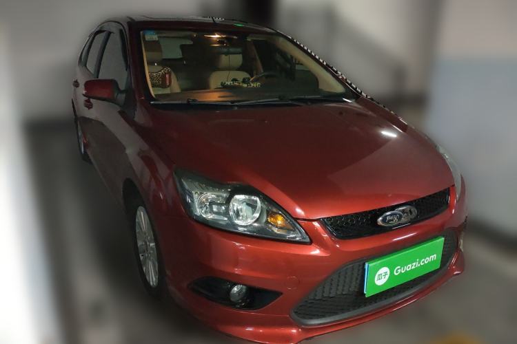 Used Ford Focus 2013 Hatchback Classic 1.8L Automatic Fashion Edition Front Right 45 Deg