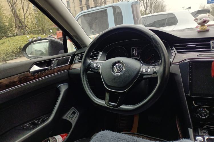 Used Volkswagen Magotan 2018 330TSI DSG Luxury Model Steering Wheel