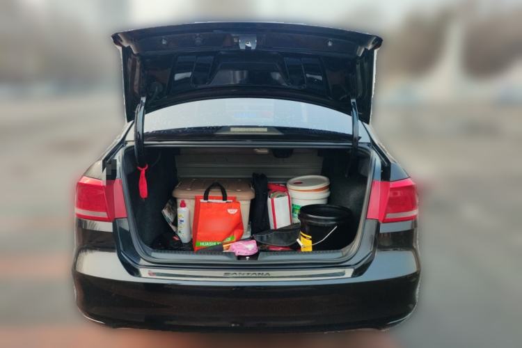 Used Volkswagen Santana 2015 1.6L Manual Fashion Edition Trunk