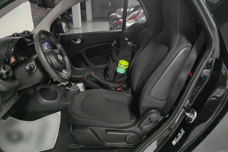 Used smart fortwo 2016 1.0L 52 kW Convertible Passion Edition
