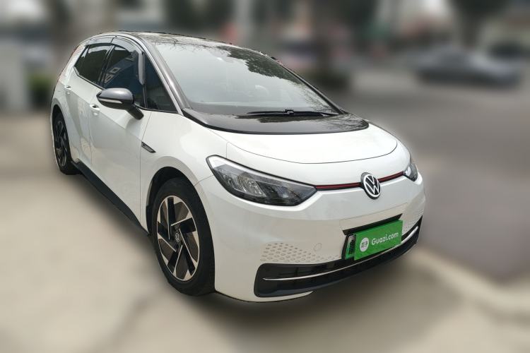 Used Volkswagen ID.3 2024 Pure & Smart Edition Front Right 45 Deg