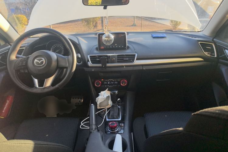 Used Mazda 3 Axela 2014 Sedan 1.5L Automatic Luxury Model
