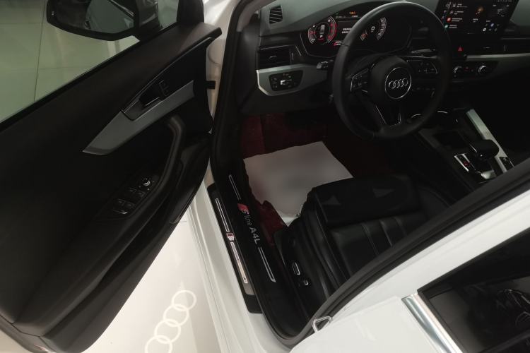 Used Audi A4L 2024 40 TFSI Fashion Dynamic Model
