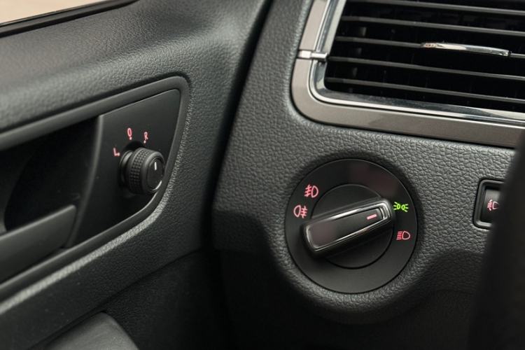 Used Volkswagen Santana 2019 1.5L Automatic Fashion Edition China VI Interior 4