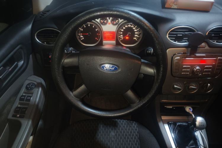 Used Ford Focus 2011 Hatchback 1.8L Manual Comfort Model
