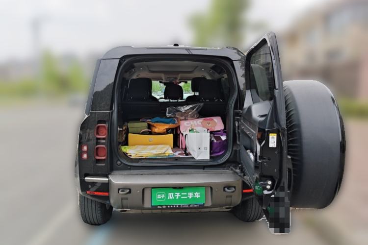 Used Land Rover Defender 2022 110 P400 X-DYNAMIC HSE Trunk