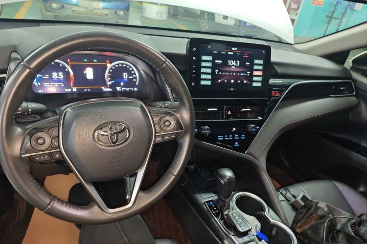 Used Toyota Camry 2021 2.5G Luxury Edition Center Console