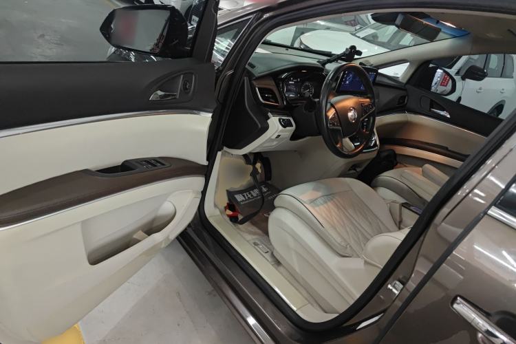 Used Buick GL8 2022 Land Cruiser Executive Class 652T Smart Luxury Model