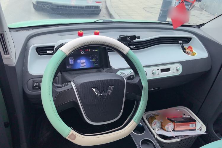 Used Wuling Hongguang MINIEV 2021 Macaron Premium Model – Lithium-NMC Center Console