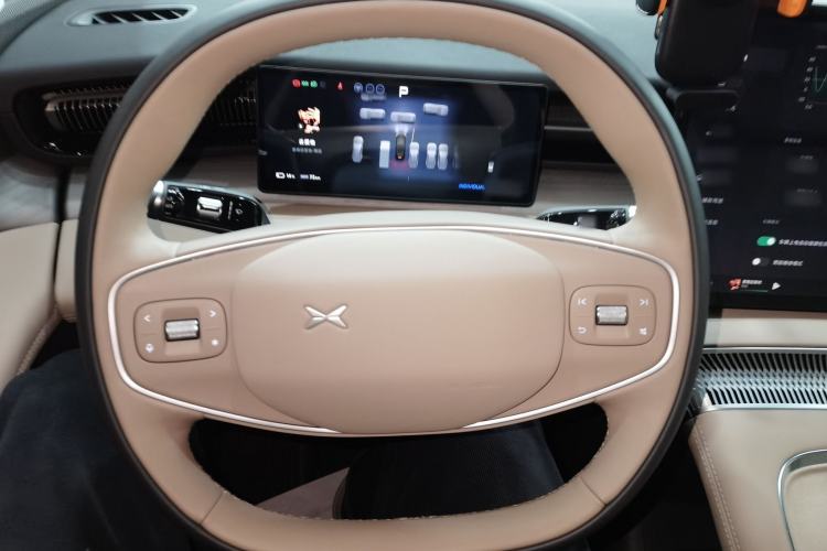 Used XPeng X9 2025 650 Long-Range Max Steering Wheel