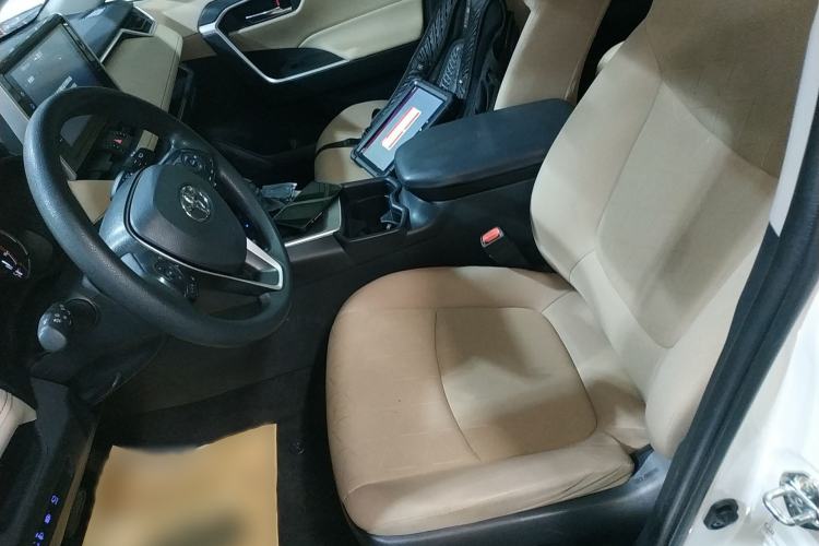 Used Toyota RAV4 2021 2.0L CVT Two-Wheel Drive Fashion Edition
