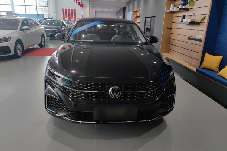 Used Volkswagen Passat 2026 Model, Outstanding 380TSI Xingkong Longteng Edition