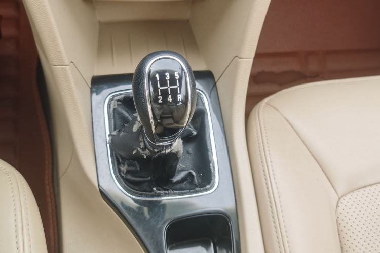 Used Baojun 730 2016 1.5L Manual Comfort Version 7 Seats China V Emission Standard