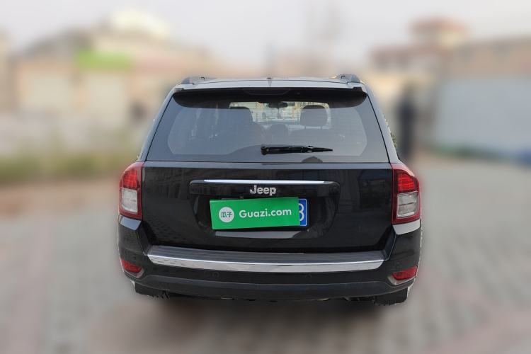 Used Jeep Compass 2013 2.0L two-wheel drive sport version
