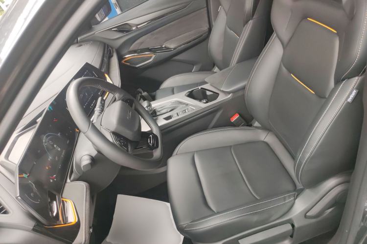 Used CHANGAN OSHAN X5 PLUS 2023 Revised 1.5T DCT Pioneer Edition Left Front Seat