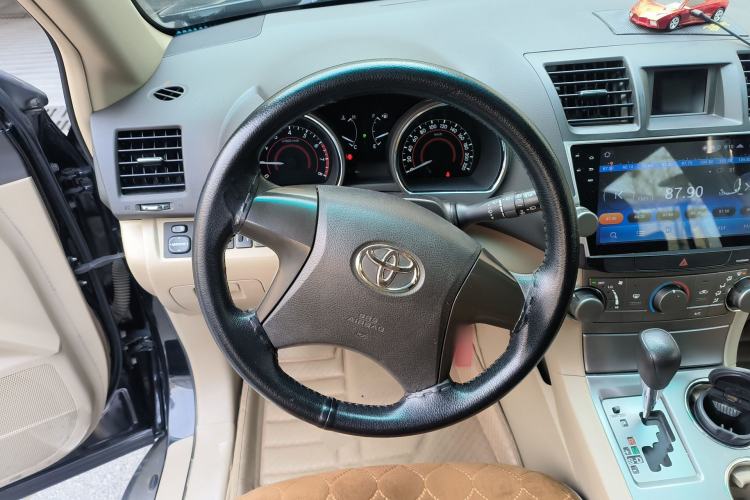 Used Toyota Highlander 2011 2.7L Two-Wheel Drive 5-Seater Elite Edition Steering Wheel