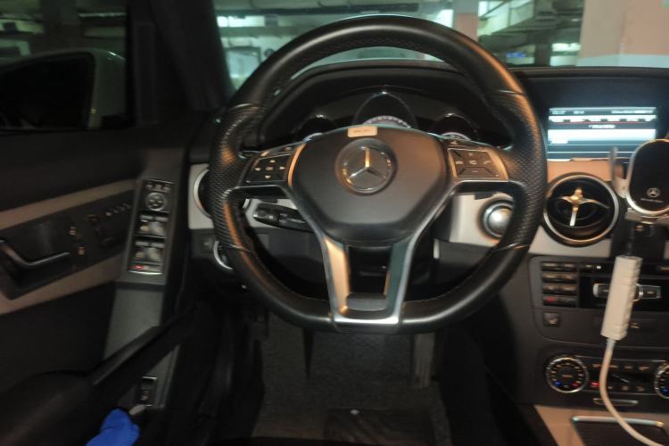 Used Mercedes-Benz GLK-Class 2015 GLK 300 4MATIC Fashion Edition Ultimate Version Steering Wheel