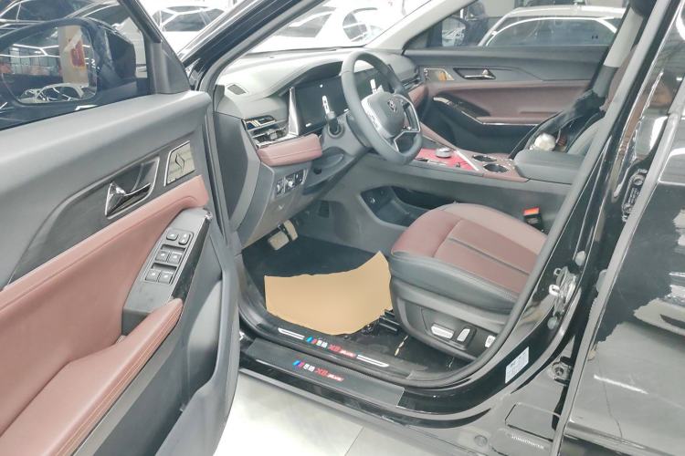 Used SOL X8 PLUS 2023 1.5 TGDI DCT Smart Edition 7-Seater