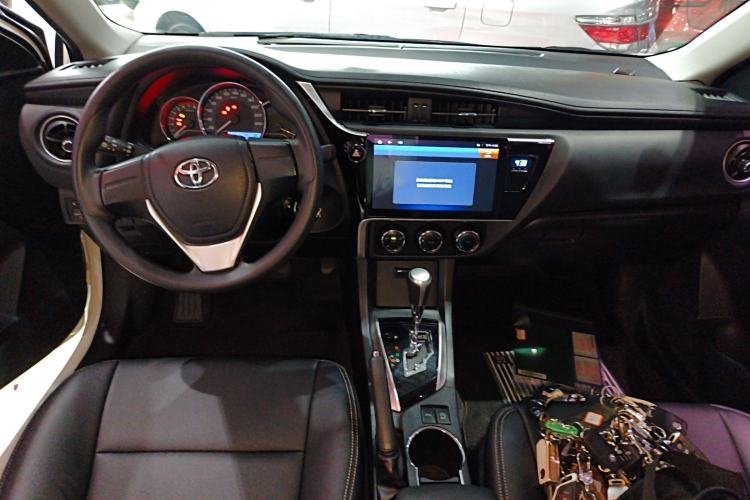 Used Toyota Corolla 2017 Revised Version 1.2T S-CVT GL Center Console