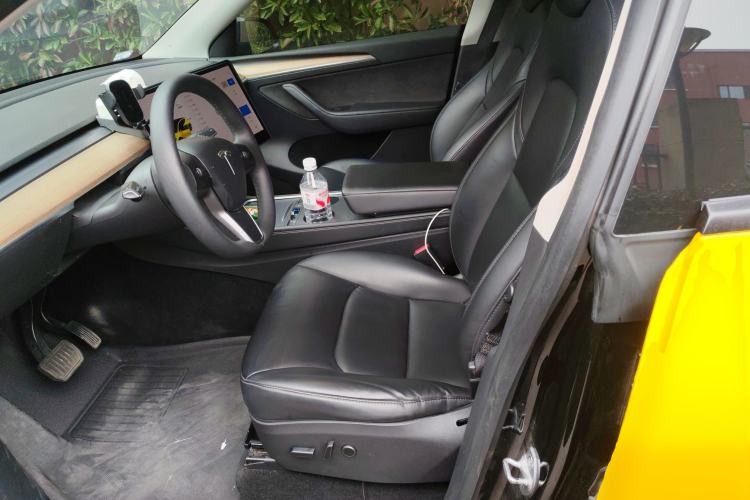 Used Tesla Model Y 2021 Standard Range Rear-Wheel Drive Version Left Front Seat