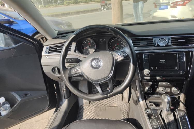 Used Volkswagen Passat 2017 330TSI DSG Luxury Edition
