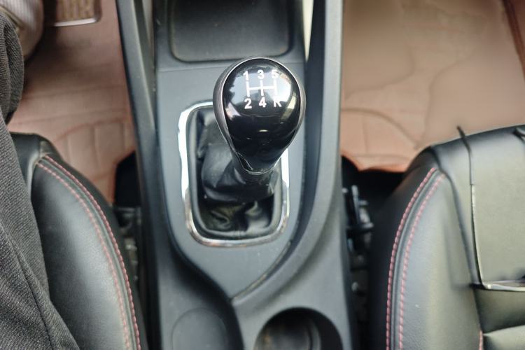 Used CHANGAN CS35 2014 1.6L Manual Luxury Navigation Model China IV Standard
