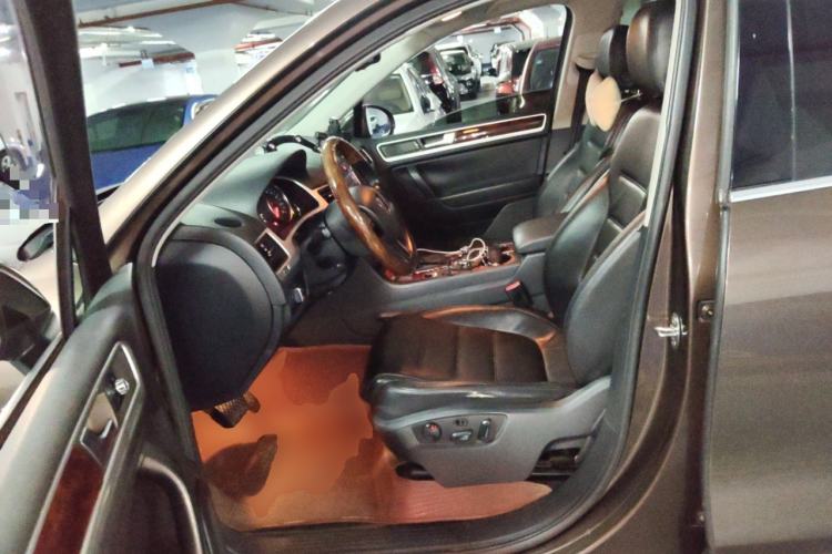 Used Volkswagen Touareg 2011 3.0 TSI Comfort Version