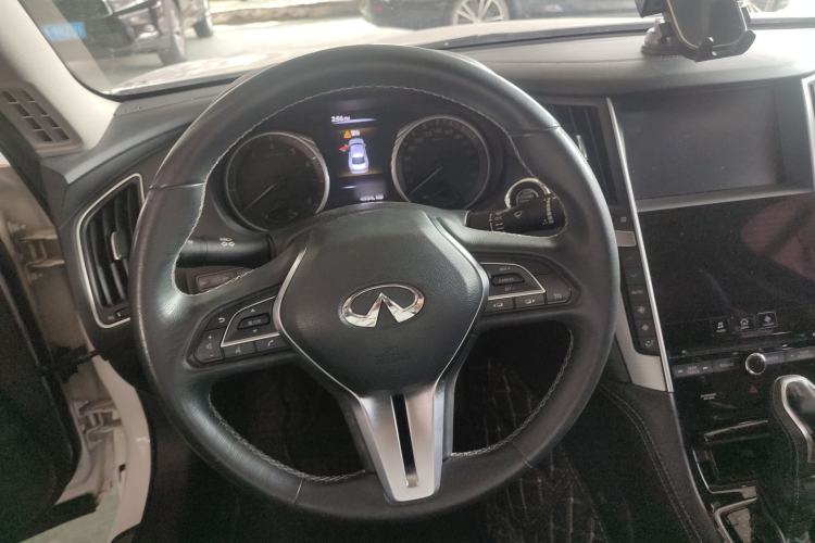 Used Infiniti Q50L 2018 2.0T Enjoyment Edition China V standard

