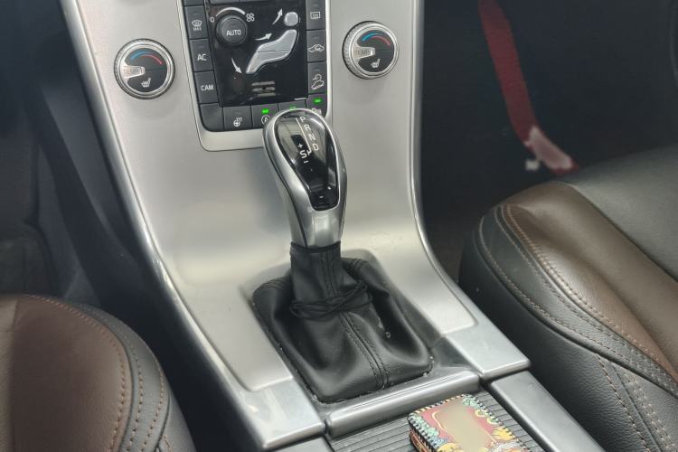 Used Volvo XC60 2017 T5 AWD Smart Upgrade Edition
