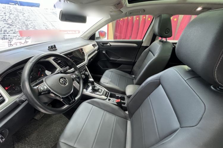 Used Volkswagen T-ROC 2022 280TSI DSG Two-Wheel Drive Elite PLUS Interior 3