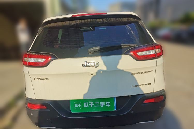 Used Jeep Cherokee 2017 2.0L Superior Edition