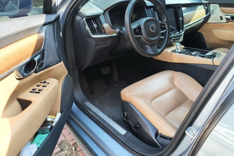 Used Volvo S90 New Energy 2019 T8 e-Drive Hybrid Intelligent Luxury Version China VI Standard
