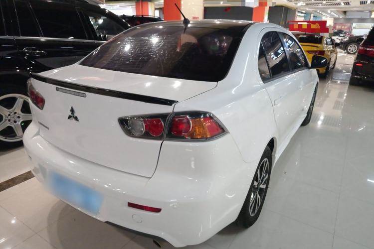 Used Mitsubishi Lancer EX 2016 1.8L CVT Black-and-White Retro Edition
