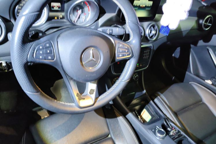 Used Mercedes-Benz GLA 2016 GLA 200 Fashion Model Center Console