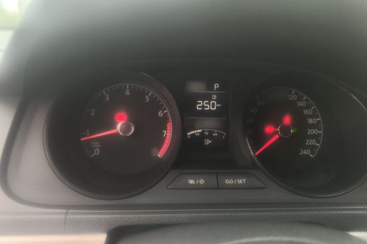 Used Volkswagen Gran Lavida 2015 1.6L Automatic Fashion Edition
