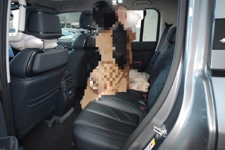 Used Formula Leopard Leopard 5 2023 Navigator Edition
