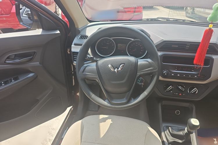 Used Wuling Hongguang 2019 1.5L S Standard Version China VI LAR Steering Wheel