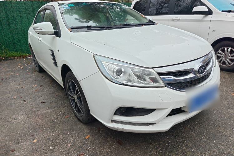 Used BYD Surui 2015 Revised Version 1.5L Manual Luxury Edition
