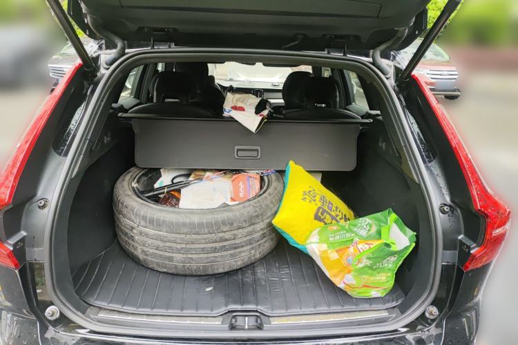 Used Volvo XC60 New Energy 2019 T8 E-Drive Hybrid Intelligent Luxury Sport Edition China V Standard Trunk