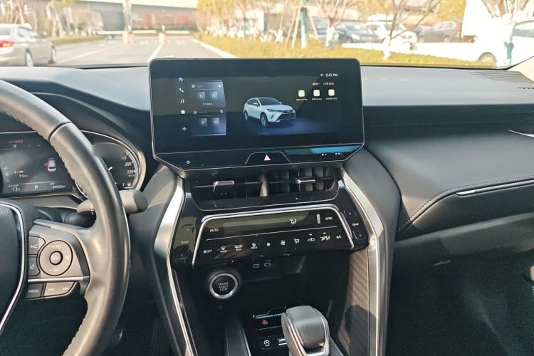 Used Toyota Harrier 2023 2.0L CVT Two-Wheel Drive Luxury Edition
