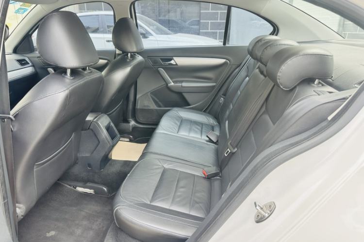 Used Volkswagen Lavida 2013 Restyled Classic 1.6L Automatic Comfort Edition Interior 8