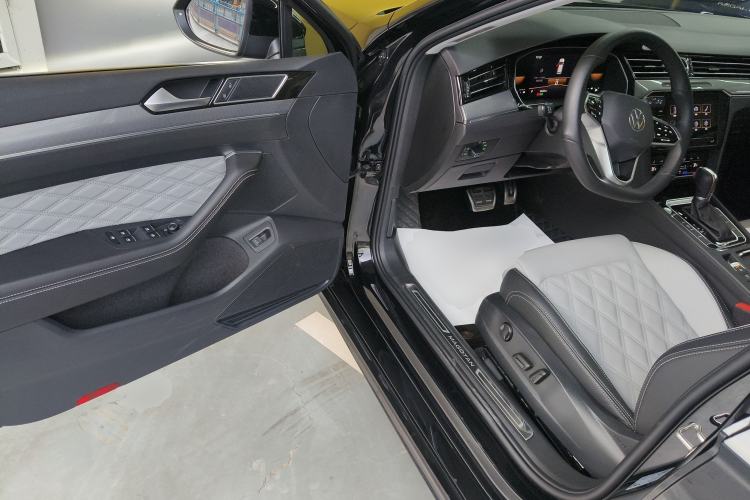 Used Volkswagen Magotan 2023 2 Million Units Limited Edition 330TSI DSG Leading Version