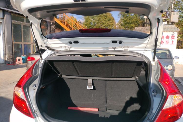 Used Hyundai Verna Ray 2014 1.6L Automatic TOP Trunk