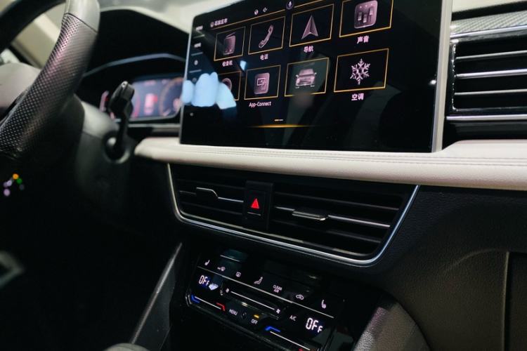 Used Volkswagen Tiguan L 2022 330TSI Automatic Two-Wheel Drive R-Line Enhanced Edition
