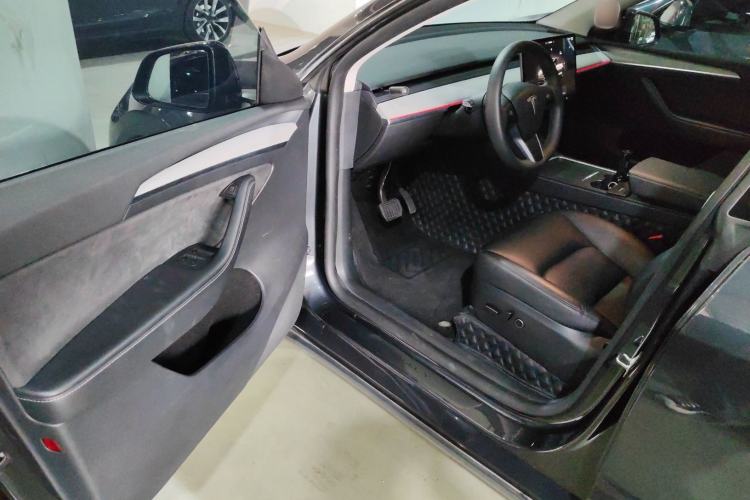 Used Tesla Model Y 2024 Rear-Wheel-Drive Version
